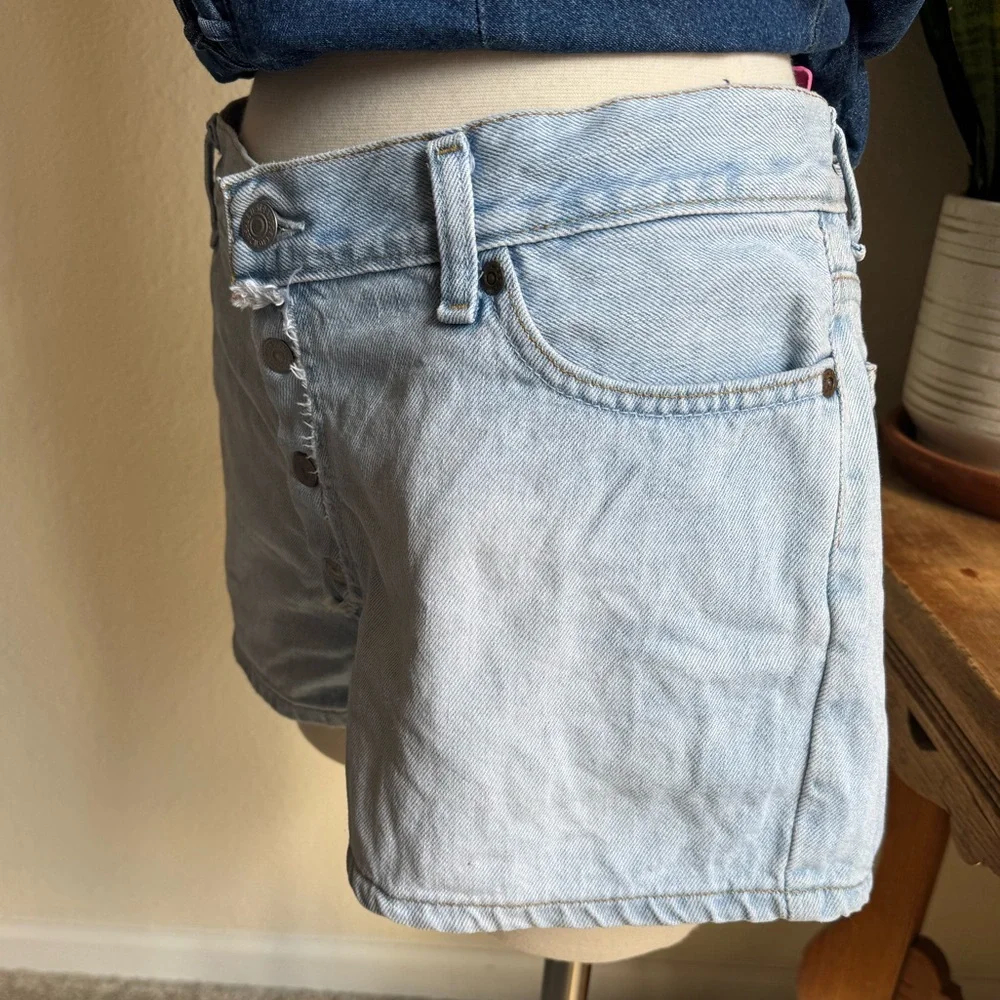 Vintage Levi’s Button-Fly Denim‎ Shorts Light Wash Y2K Cutoffs all-cotton 13 jr